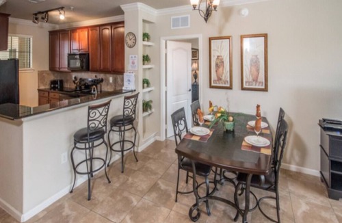 Regal Palms Condo | Cozy 3 Bedroom 3 Bathroom Condo in Bella Piazza