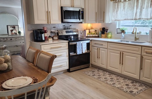 Eustis House | Cozy 3-bedroom house in charming Eustis with WiFi, AC