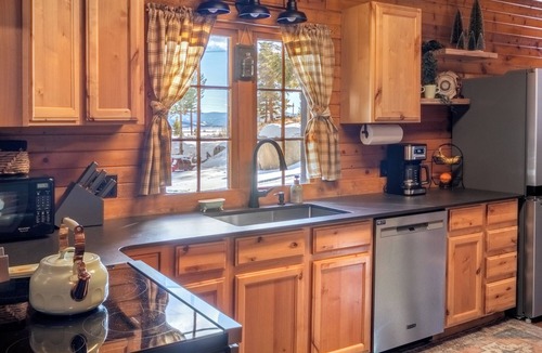 Grand Lake Cabin | Cozy 3-bedroom Lakeview Cabin with Meadow & Mountain View’s