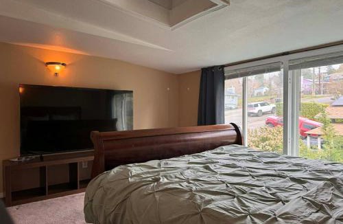 Delridge House | Cozy 4BR House Perfect for Families in West Seattle