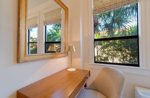 Palm Beach Condo | Cozy Beach Queen Chic-Palm Beach Island-near Beach