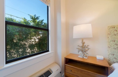 Palm Beach Condo | Cozy Beach Queen Chic-Palm Beach Island-near Beach