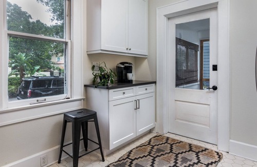 Historic Old Northeast House | COZY BUNGALOW IN OLD NORTHEAST/DOWNTOWN