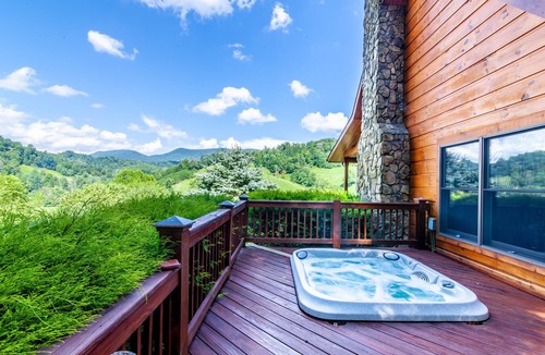 Vilas Cabin | Cozy Cabin with Pastoral Views