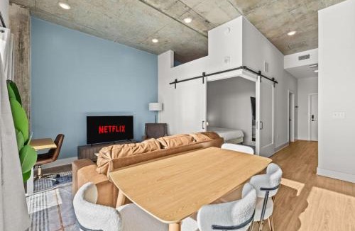 Channel District Apartment | Cozy Channelside 1BR Near DT Free Pool and Gym