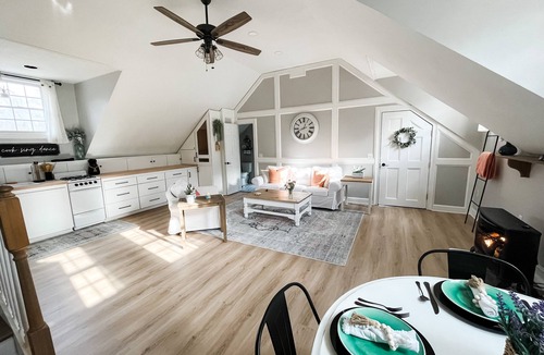 Higganum Apartment | Cozy Comforts! Country living at its finest - just 10 min to downtown Middletown