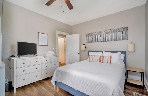 Roselawn Finance House | Cozy Cottage in the Heart of Hyde Park home