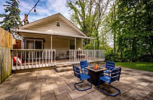 Roselawn Finance House | Cozy Cottage in the Heart of Hyde Park home