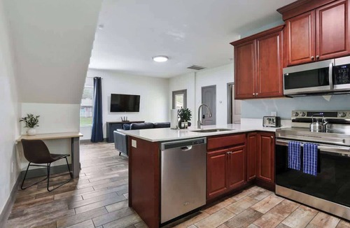 Thunderbolt House | Cozy Cottage Near Thunderbolt Marina w Fenced Yard