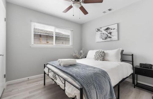 North Clairemont House | Cozy Family Home - Central to everything!