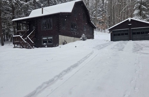 Kattskill Bay Cabin | Cozy Fishing and Get-A-Way Cabin minutes from Lake George