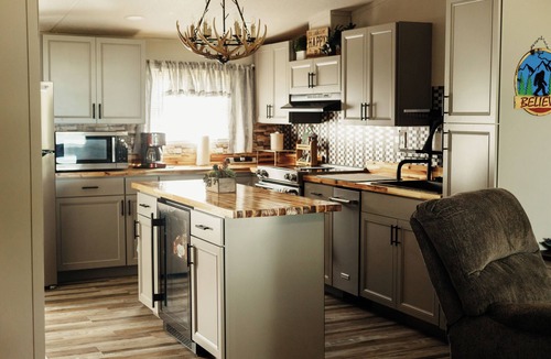 Cedar Bluff House | Cozy hideaway on Weiss Lake with private dock and kayaks!