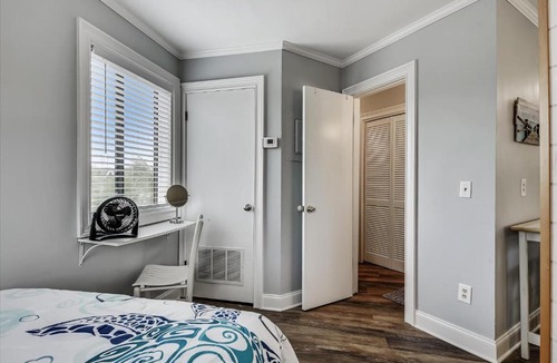 Holiday Beach Apartment | Cozy Holiday Hideaway Sleeps 4 Steps to the Beach Renovated