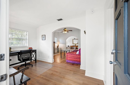 Fairfax House | Cozy Home in Avondale - Walkable to Food & Shops!