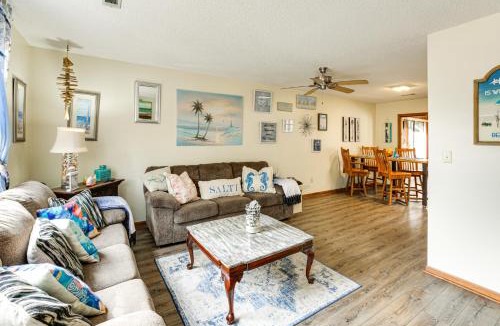 Sunset Beach House | Cozy Home w/Fenced Backyard in Sunset Beach!
