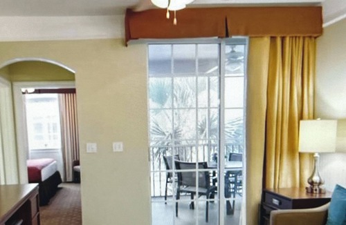 Kissimmee Hotel | Cozy hotel suite in fantastic Kissimmee with fitness room, AC