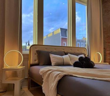 East Allegheny Apartment | Cozy KING Escape Central Free Parking