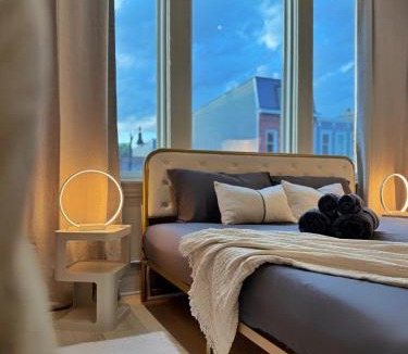 East Allegheny Apartment | Cozy KING Escape Central Free Parking