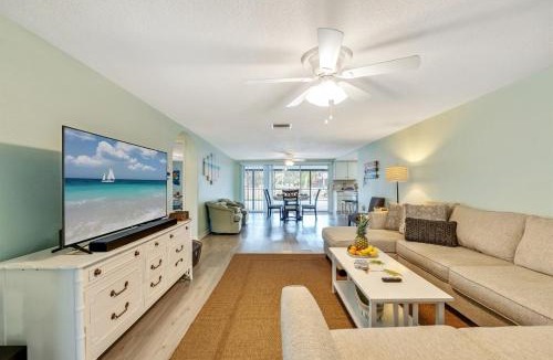 Marthas Vineyard House | Cozy Oasis Screened Pool Picturesque Water Canal Views!