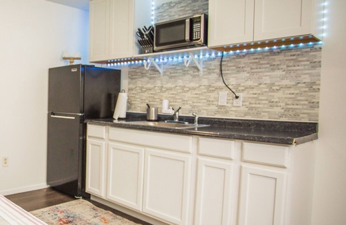 Spotsylvania House | Cozy private guest suite 1 bedroom/kitchentte/bathroom