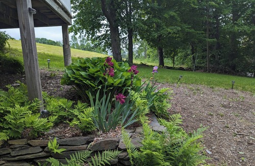 Bethel House | Cozy private country setting - 15 miles from Woodstock