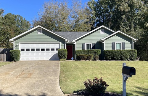 Johns Creek House | Cozy Retreat in Alpharetta. Perfect Getaway