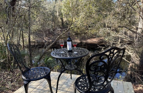Webster House | Cozy river front retreat on beautiful Withlacoochee River. Near theme parks.