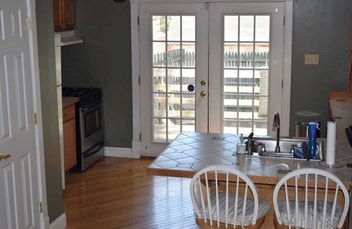 Point Breeze North House | Cozy Small house in tranquil Pittsburgh EastEnd with AC