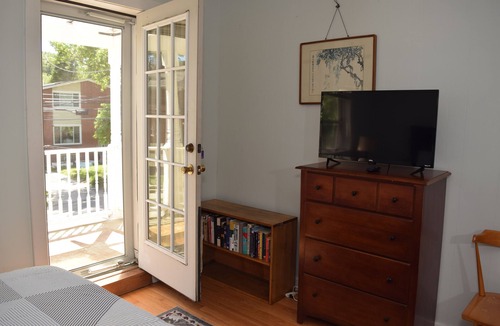 Point Breeze North House | Cozy Small house in tranquil Pittsburgh EastEnd with AC