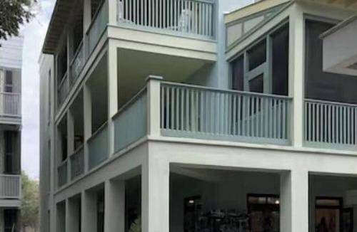 Seaside Apartment | Cozy studio in the heart of Seaside walking distance to the beach
