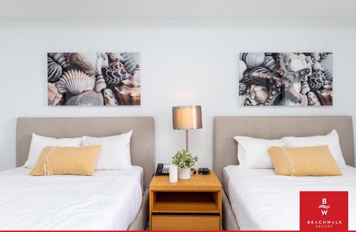 Hallandale Beach Hotel | Cozy Studio Intracoastal View & Balcony