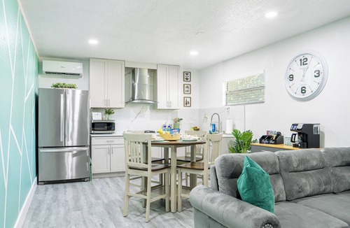 Mount Dora Apartment | Cozy & Stylish Apartment for 4 just 5 Minutes from Downtown