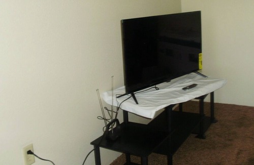 Plattsburgh Apartment | Cozy suite near downtown and the bike path!