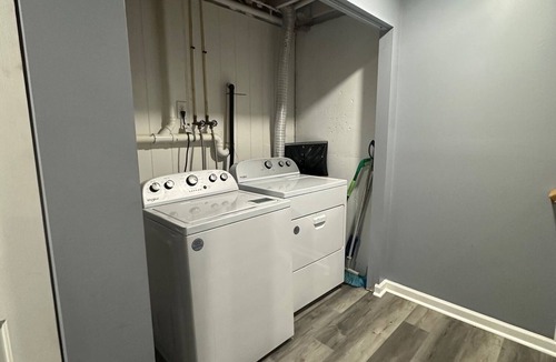 Bear House | Cozy Townhome in Bear, DE. Close to UD, Christiana Mall & Christiana hospital!
