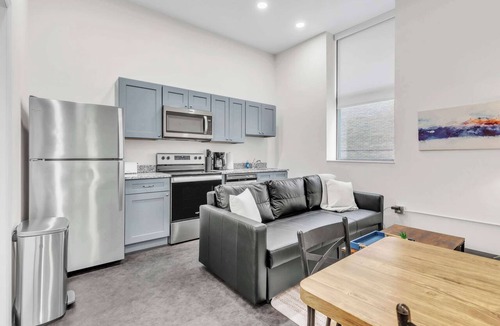 Cultural District Apartment | CozySuites Modern 1BR in Downtown Pitts #21