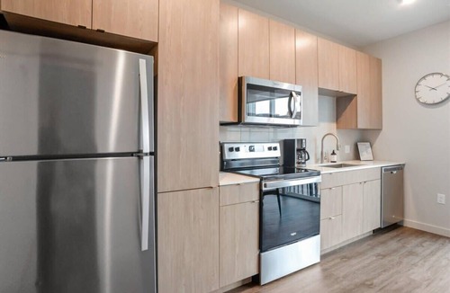 Lower Lawrenceville Apartment | CozySuites Roomy 1BR, Lawrenceville