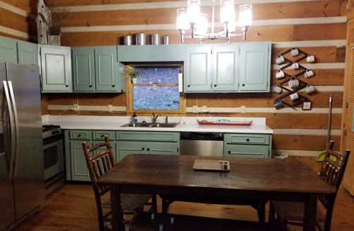 Dial Cabin | Creek!3BR3BA+Loft/!GameRoom!Slps 9!Wrap Around Deck!