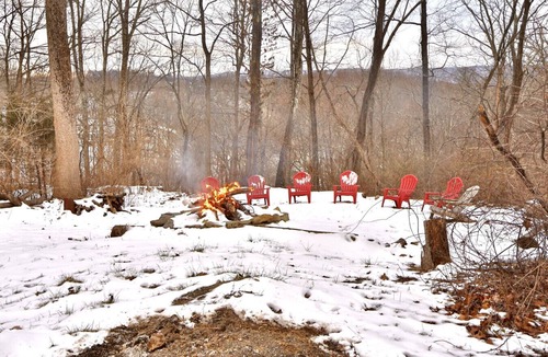 Lovettsville House | Creek Cottage along the Potomac River
