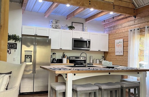 Ellijay Cabin | Creekside Modern Cabin Forest Escape in Ellijay