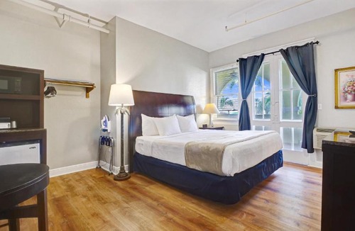 La Vista Hotel | Crystal Bay Historic Hotel