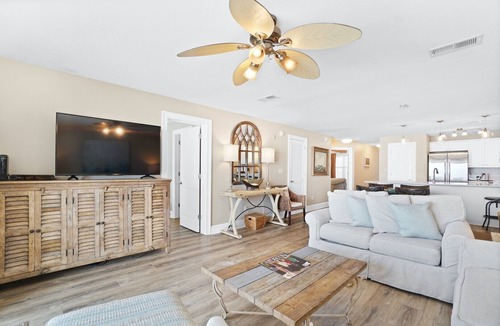 Crystal Beach Condo | Crystal Dunes Beach Resort by Panhandle Getaways
