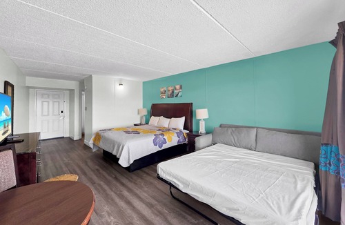 Crystal Beach Hotel | Crystal Palace Resort - Comfort King