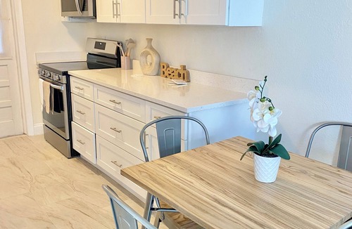 Indian Rocks Beach Apartment | Crystal Sands Beach House in IRB! Great location 2/1