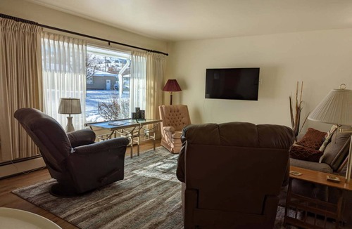 Anaconda House | Customer Friendly Getaway. Quiet, Friendly, Secure Neighborhood.