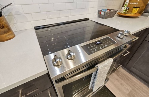 St. Marys Apartment | #D Industrial Vibe - DT - Steps to Shops & Dining