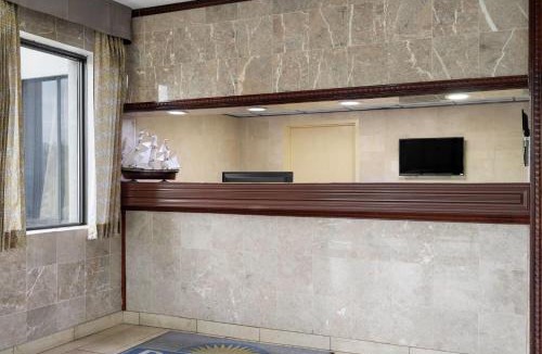 Hagerstown Hotel | Days Inn by Wyndham Hagerstown I-70