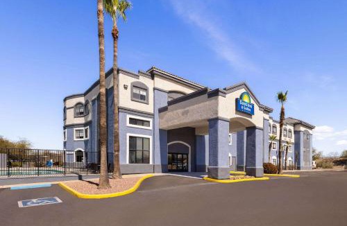 Cortaro Hotel | Days Inn & Suites by Wyndham Tucson/Marana