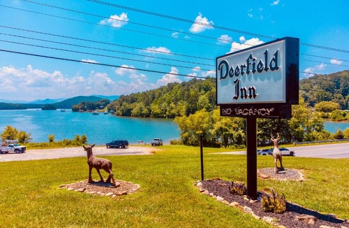 Hayesville Hotel | Deerfield Inn - Virtual Check In