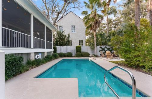 East Beach House | Delahunt Cottage - 4218 Seventh Street