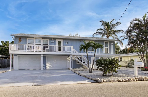 Whitney Beach House | Delightful 2/2 Beach House LBK 5 Min drive to Beach